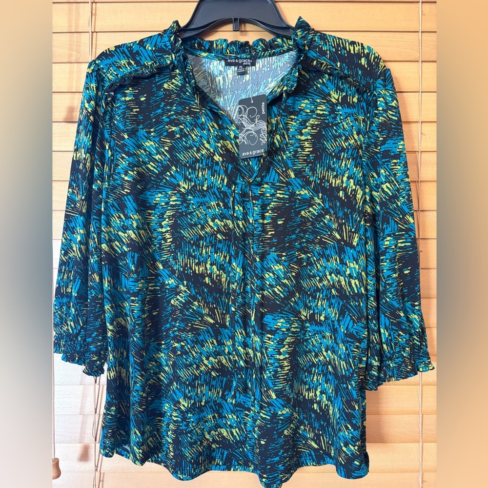 Ava & Grace NWT Black, Blue & Green Women's Blouse. Size Petite Large